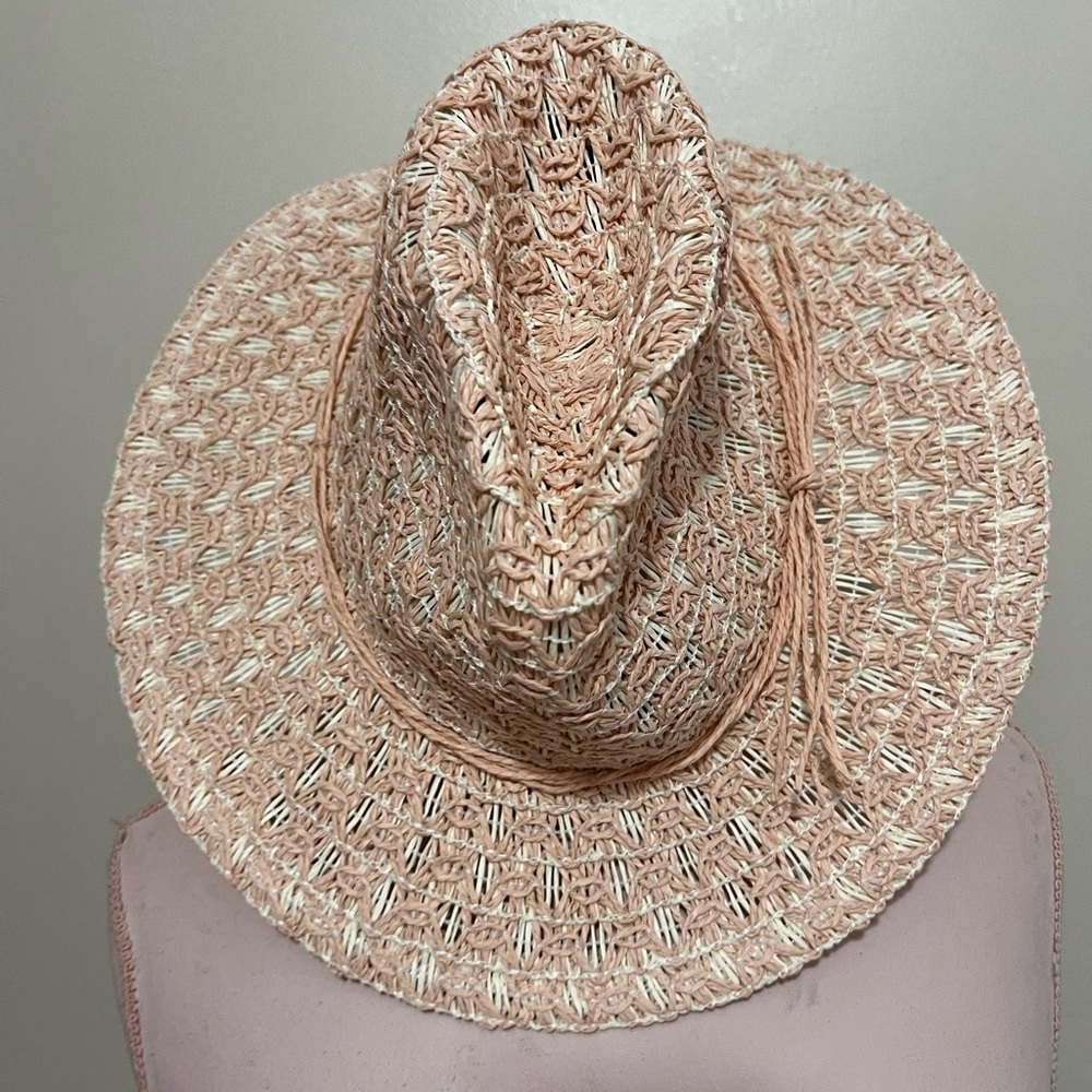 Marcus Adler NWT pink & white hat O/S